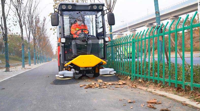 路面清掃車清掃效果受什么影響